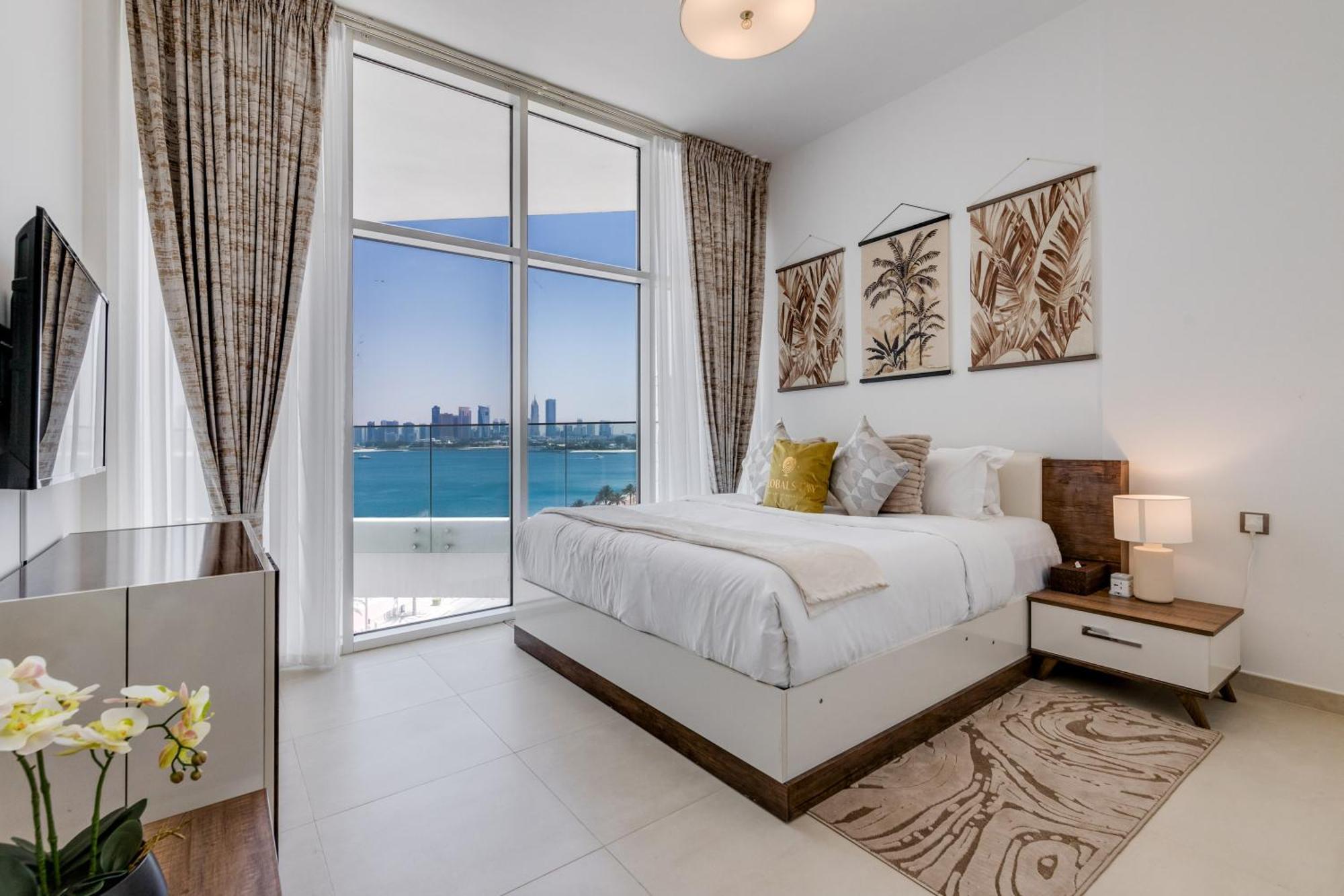 Luxury Azizi Mina Beachfront Appartement *