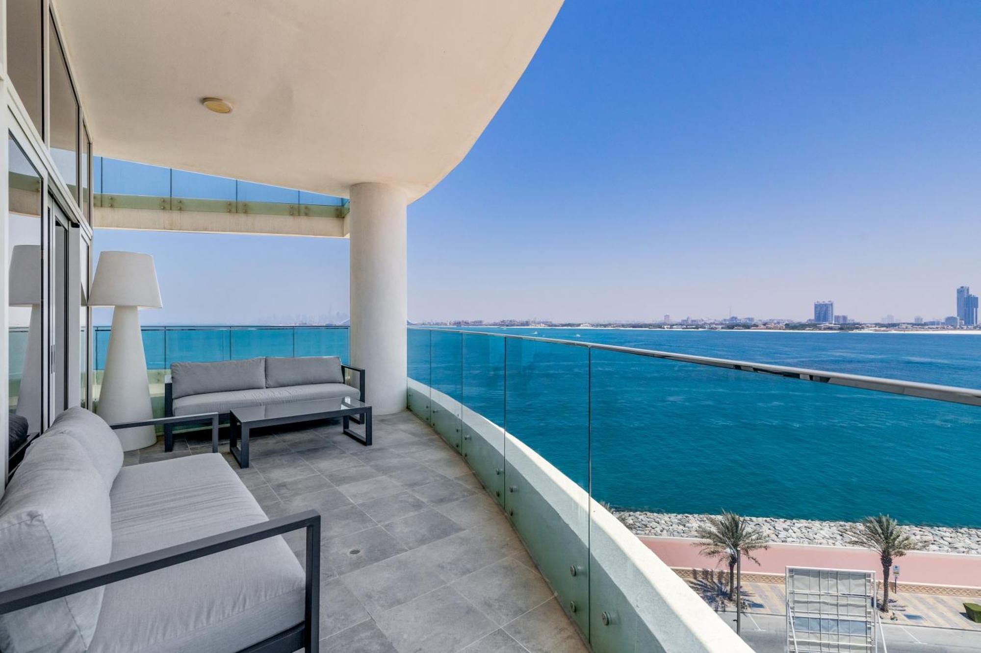 Luxury Azizi Mina Beachfront *