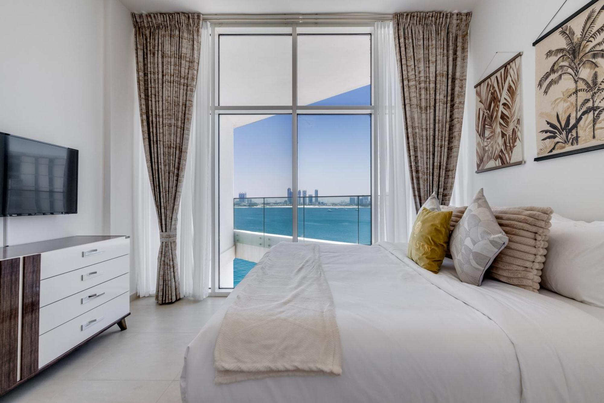 Luxury Azizi Mina Beachfront Dubaï